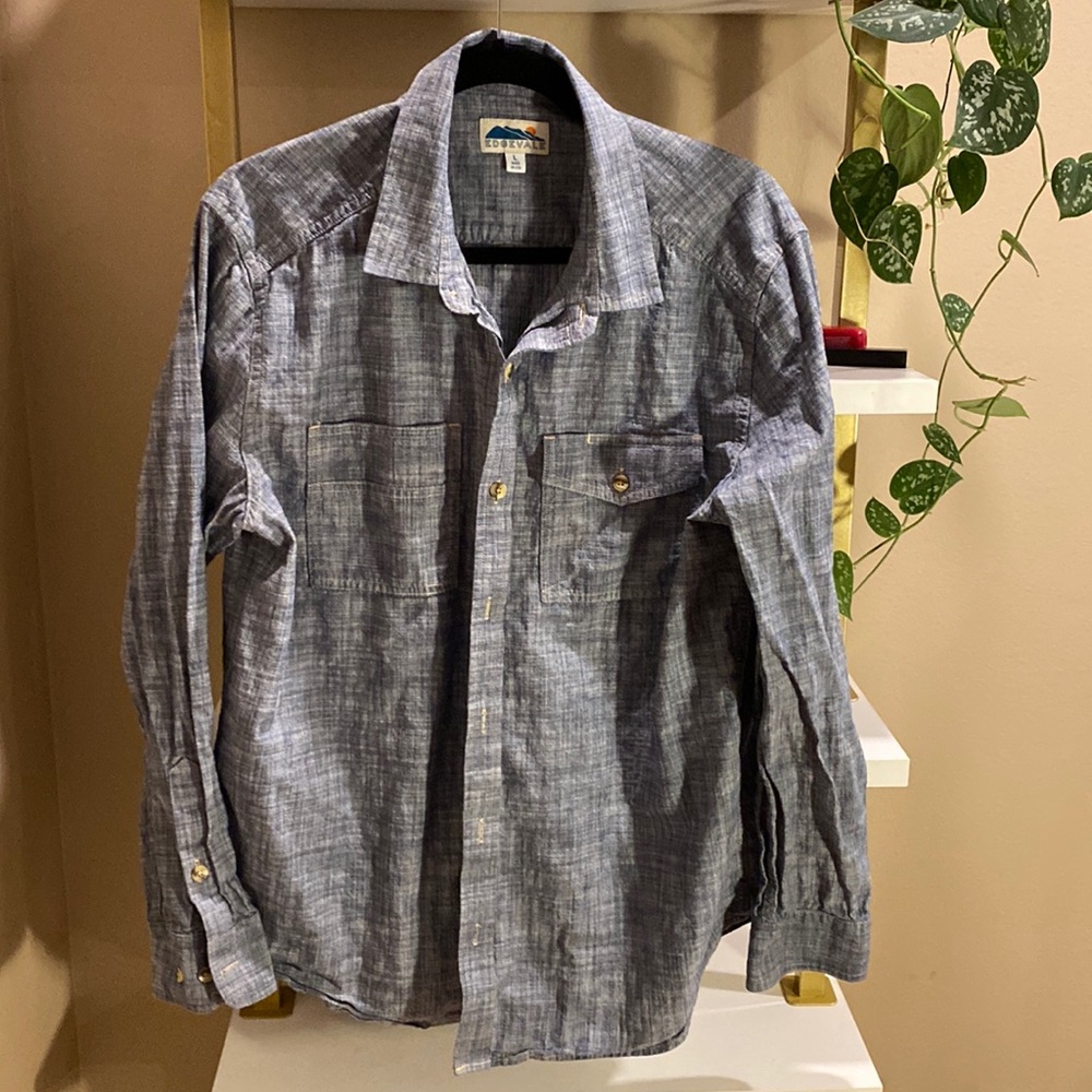Men’s chambray shirt sz large